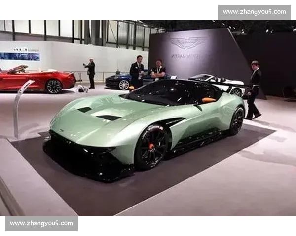 F1历史上十大最经典比赛回顾与精彩瞬间分析