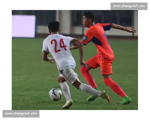 上海申鑫迎战对手，激烈赛事燃情全场，赛场上演巅峰对决